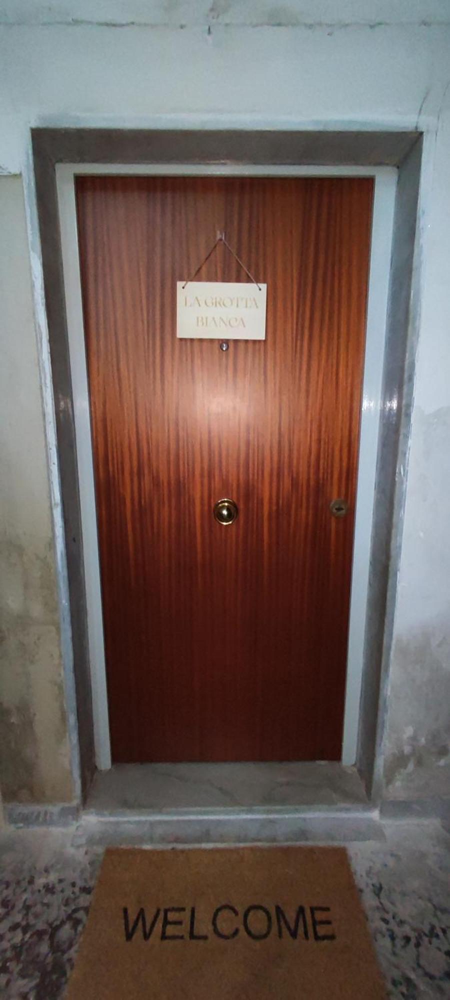 La Grotta Bianca Apartment Napoli Exterior foto